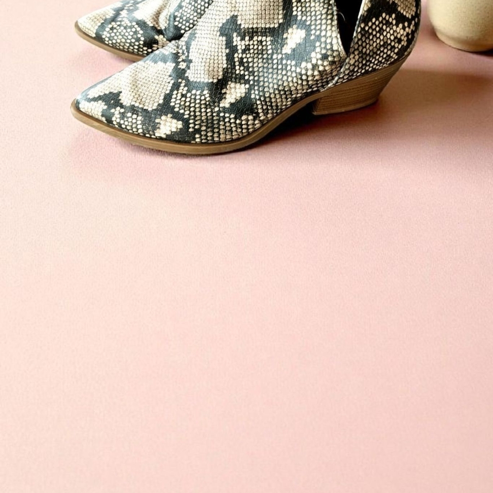 Universal Thread Snakeskin Pattern Ankle Booties - Picture 7 of 14
